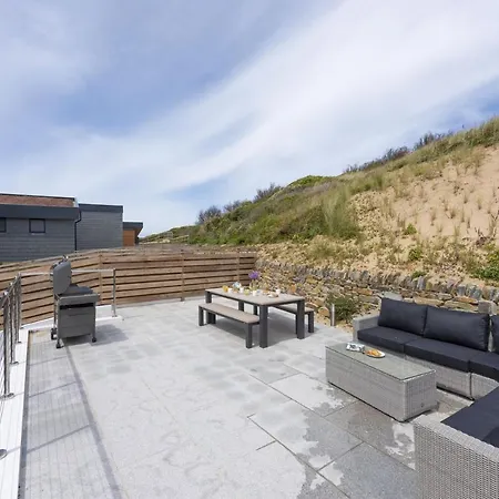 The Shore Holiday home