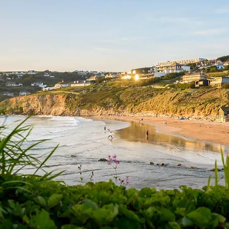 Holiday home The Shore Mawgan Porth
